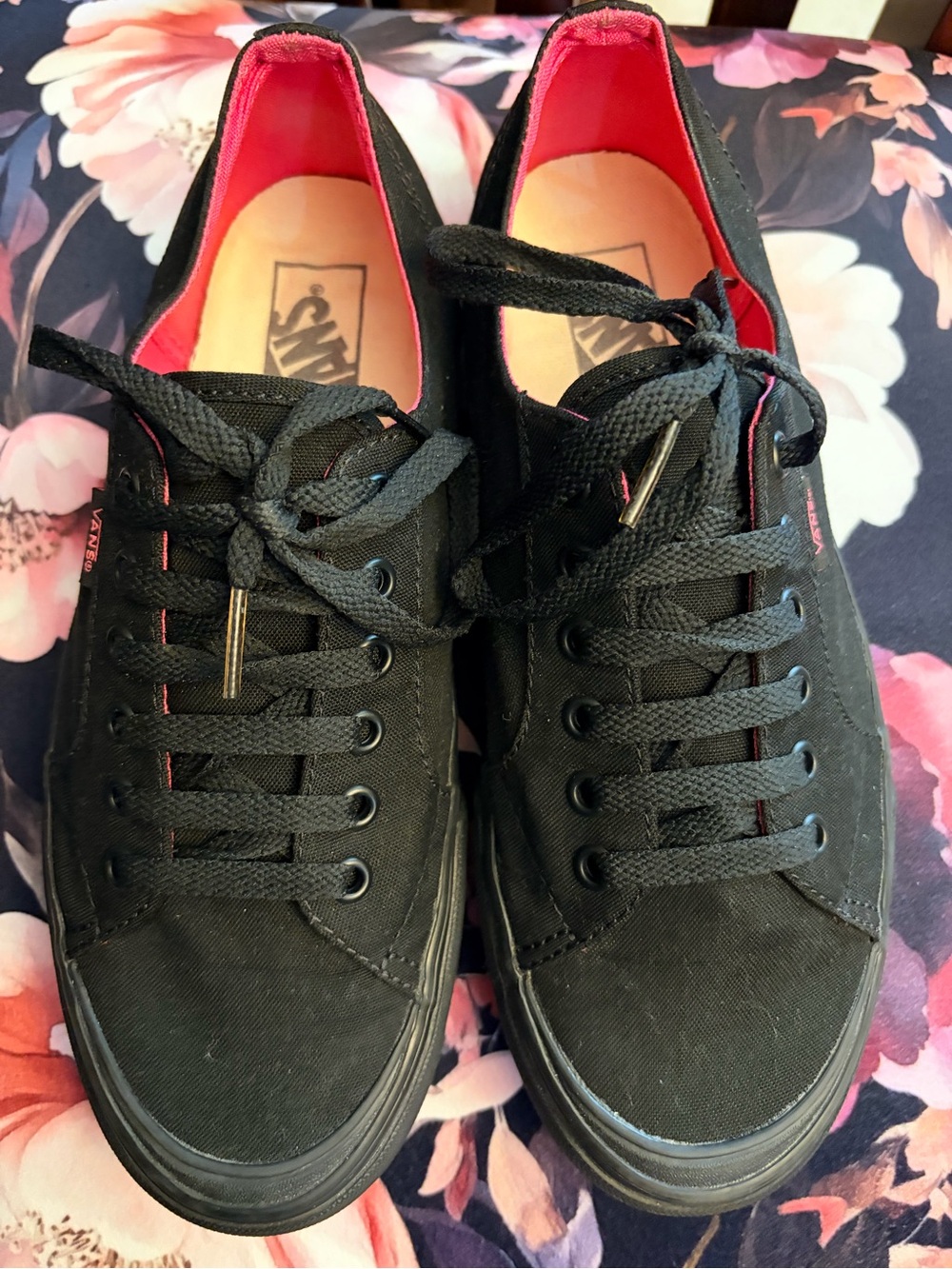 Vans Old Skool Black & Pink Sneakers US 8.5